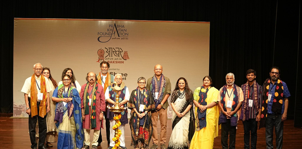 Eminent authors, dignitaries and members of Prabha Khaitan Foundation at the inauguration of the Aakhar Dakshin festival