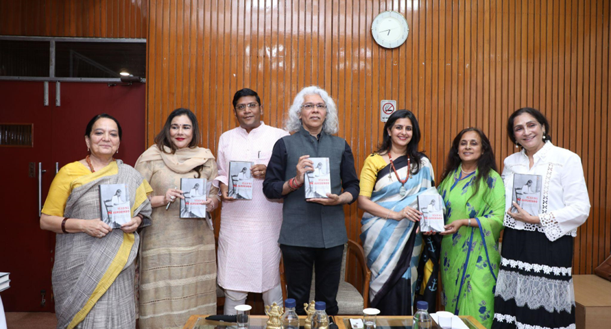 Karuna Goenka, Archana Dalmia, Pooja Marwah, Anantmala Potdar and Neelima Dalmia Adhar with Devdip Ganguli and Gautam Chikermane